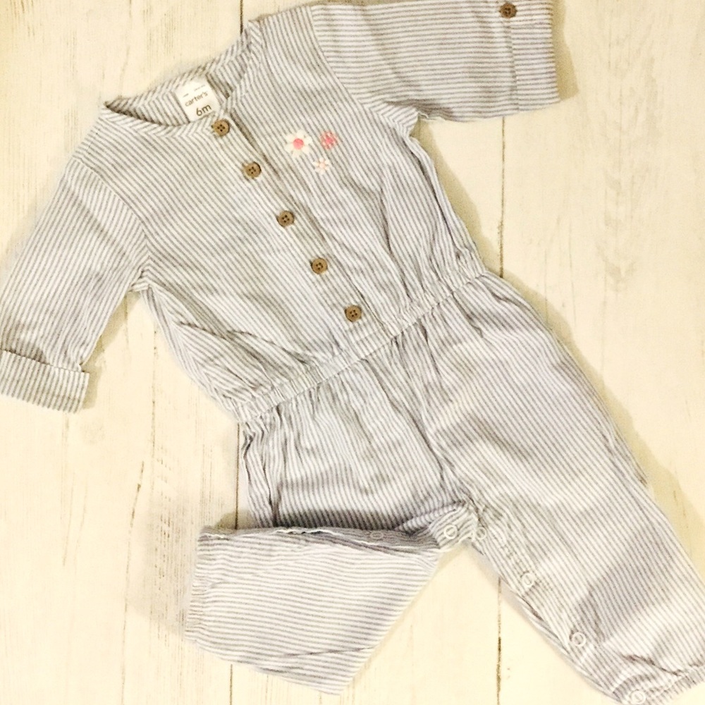 New without Tags- Adorable One piece made by Carter, 6 Months